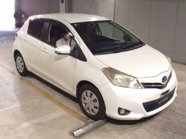 TOYOTA VITZ 2012