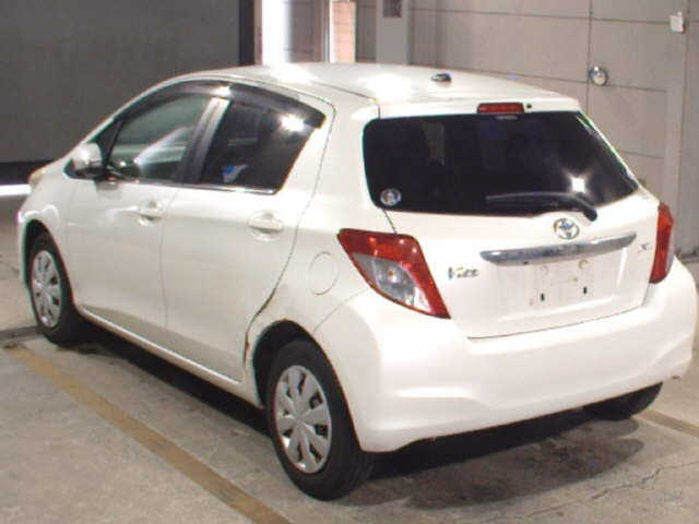 TOYOTA VITZ 2012