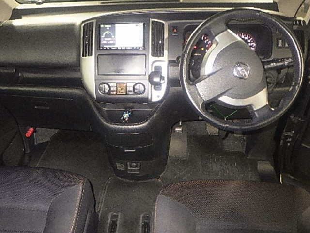 NISSAN SERENA 2010