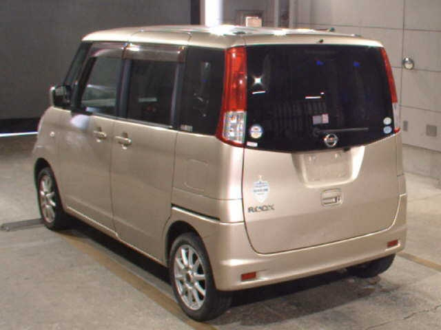 NISSAN ROOX 2010