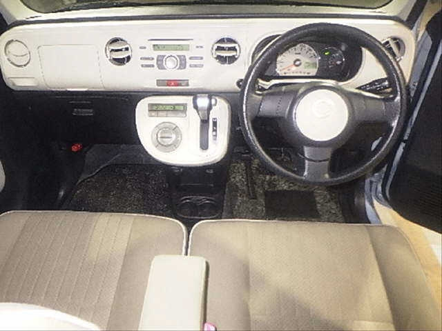 DAIHATSU MIRA 2010