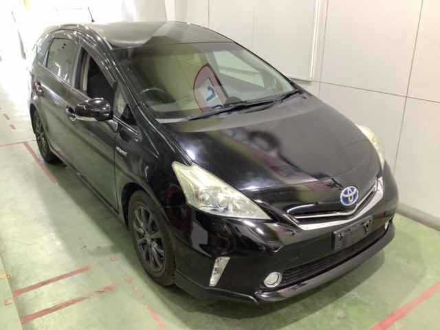 TOYOTA PRIUS ALPHA 2012