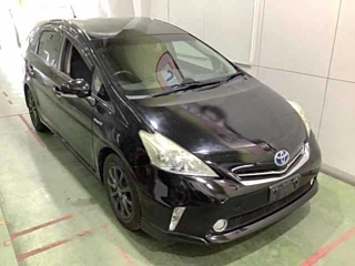 TOYOTA PRIUS ALPHA 2012