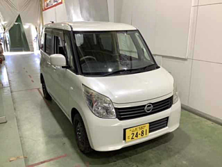 NISSAN ROOX 2011