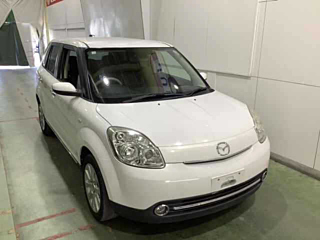 MAZDA VERISA 2011