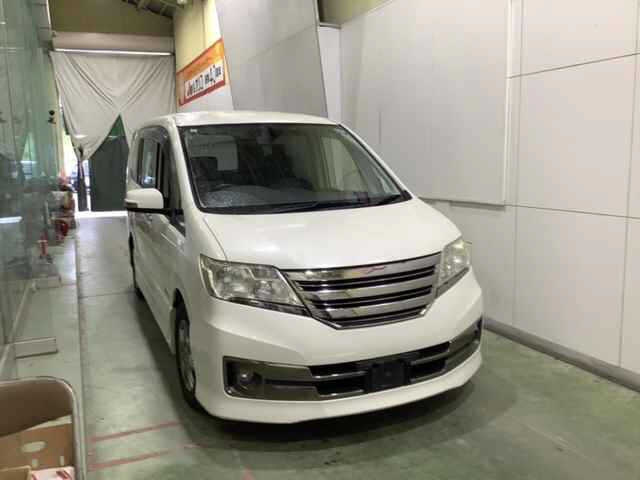 NISSAN SERENA 2013