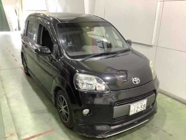 TOYOTA PORTE 2015