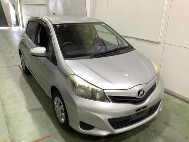TOYOTA VITZ 2012