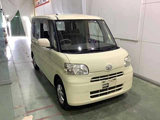 DAIHATSU TANTO 2010