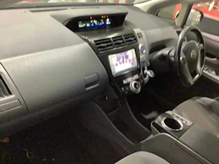 TOYOTA PRIUS ALPHA 2012