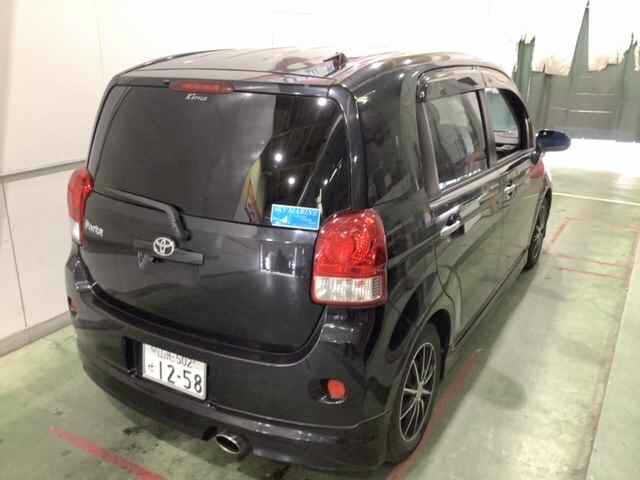TOYOTA PORTE 2015