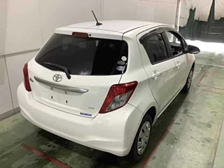 TOYOTA VITZ 2011