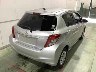 TOYOTA VITZ 2012