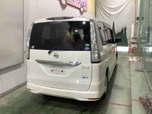 NISSAN SERENA 2015