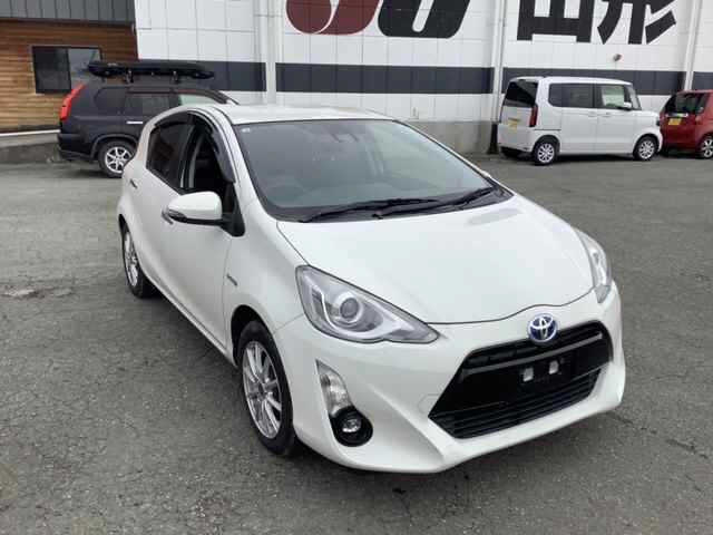 TOYOTA AQUA 2016
