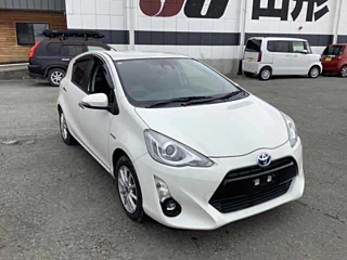 TOYOTA AQUA 2016