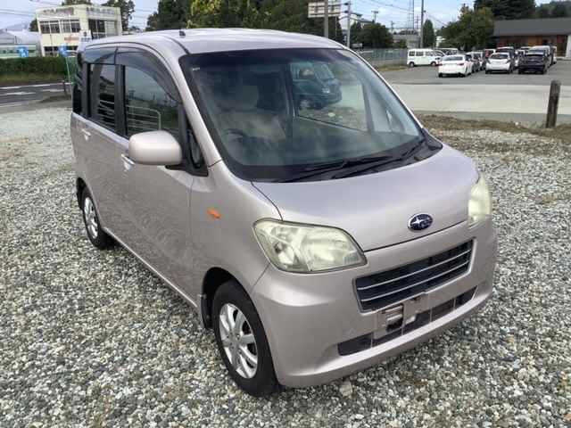 SUBARU LUCRA 2010