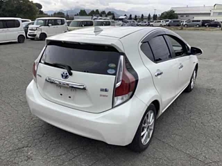 TOYOTA AQUA 2016
