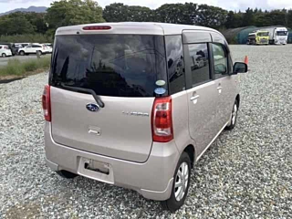 SUBARU LUCRA 2010
