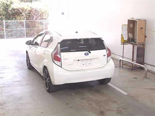 TOYOTA AQUA 2013