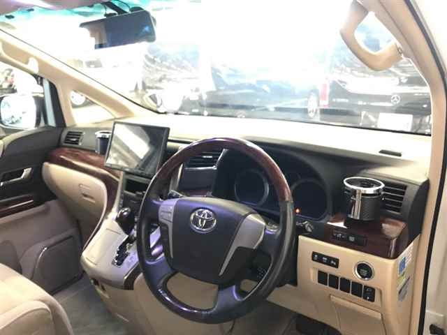 TOYOTA ALPHARD 2009