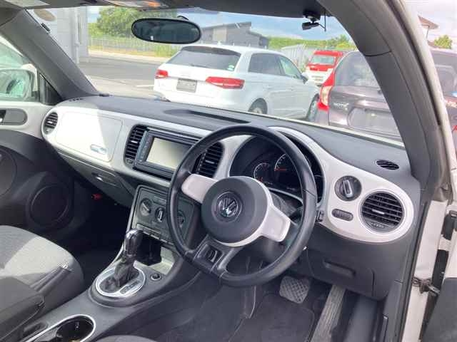 VOLKSWAGEN THE BEETLE 2012