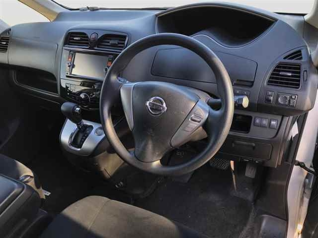 NISSAN SERENA 2013