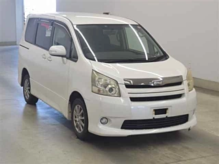 TOYOTA NOAH 2008