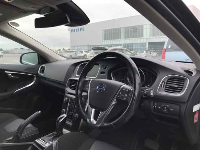 VOLVO V40 2014