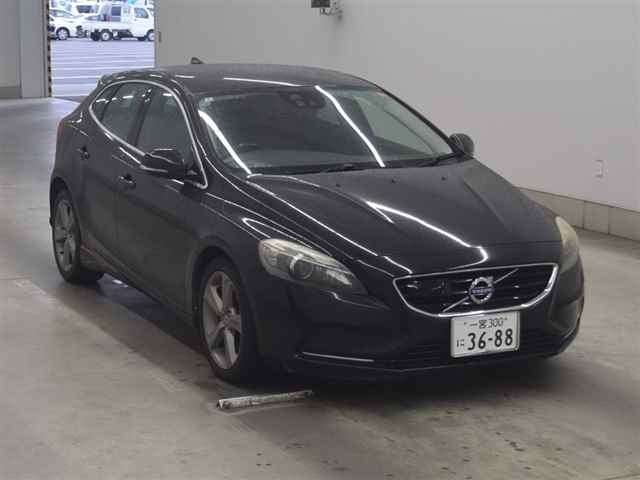 VOLVO V40 2014