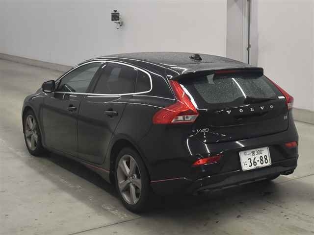 VOLVO V40 2014