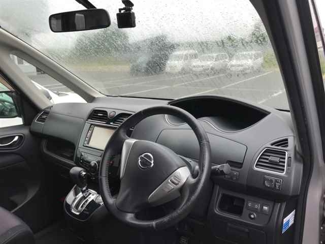 NISSAN SERENA 2011