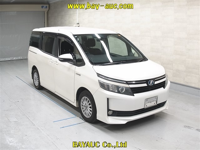 TOYOTA VOXY 2014