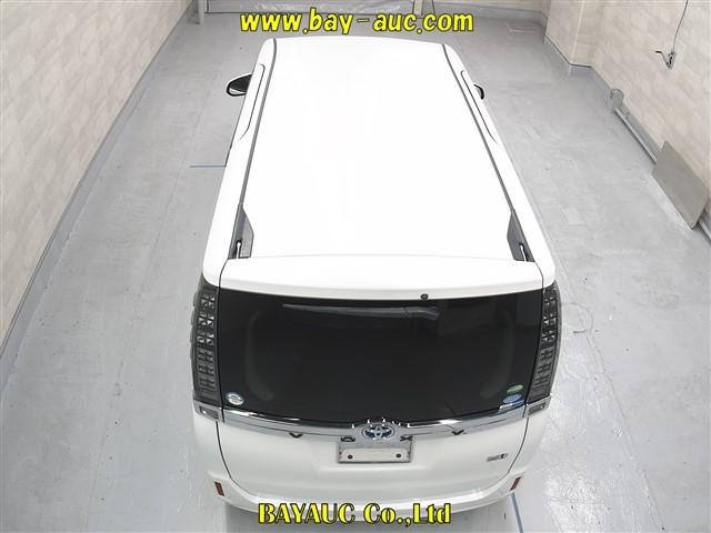 TOYOTA VOXY 2014