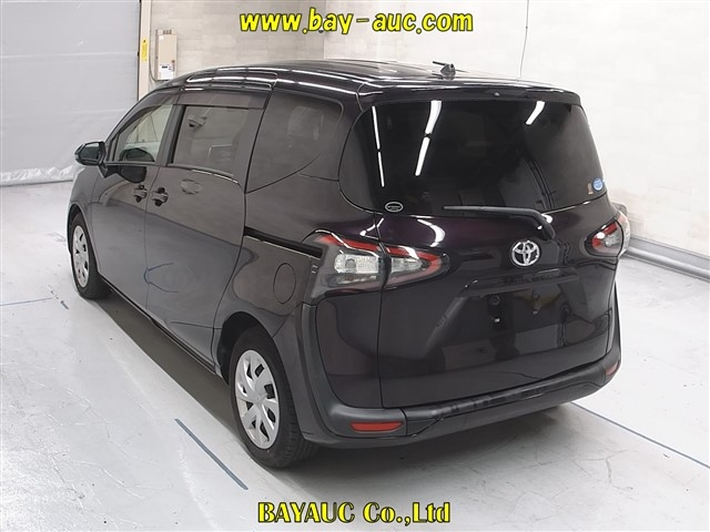 TOYOTA SIENTA 2017