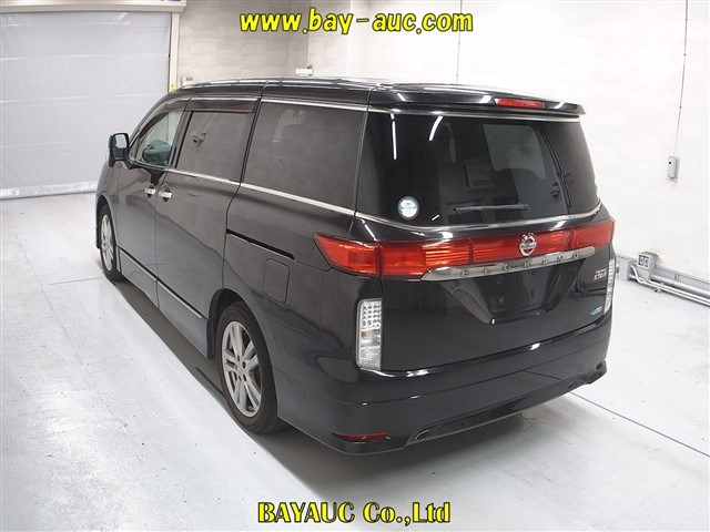NISSAN ELGRAND 2010