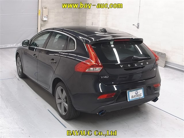 VOLVO V40 2014