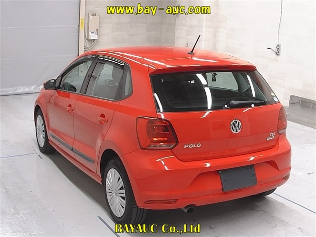 VOLKSWAGEN POLO 2016