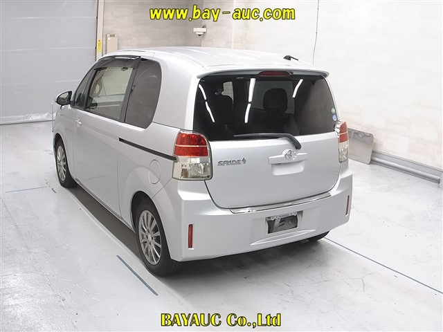 TOYOTA SPADE 2013