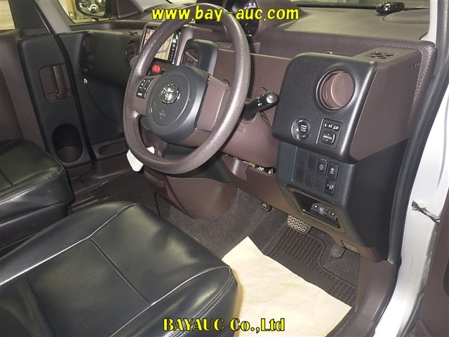 TOYOTA SPADE 2013