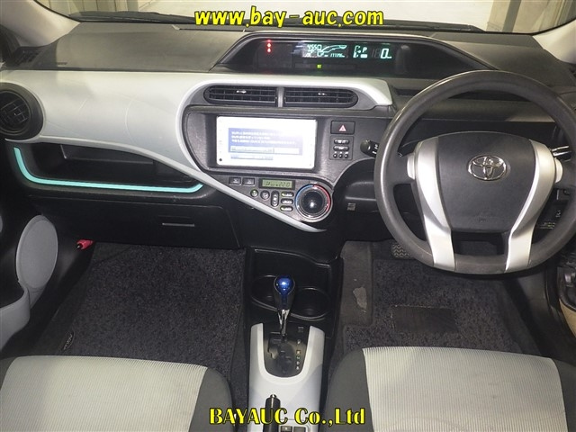 TOYOTA AQUA 2013