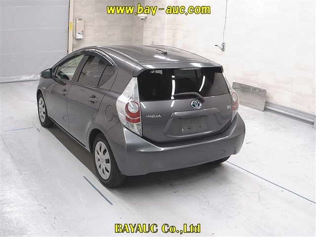 TOYOTA AQUA 2013