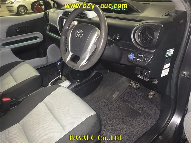 TOYOTA AQUA 2013