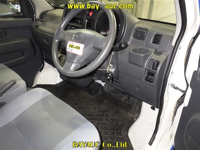 DAIHATSU HIJET VAN 2017