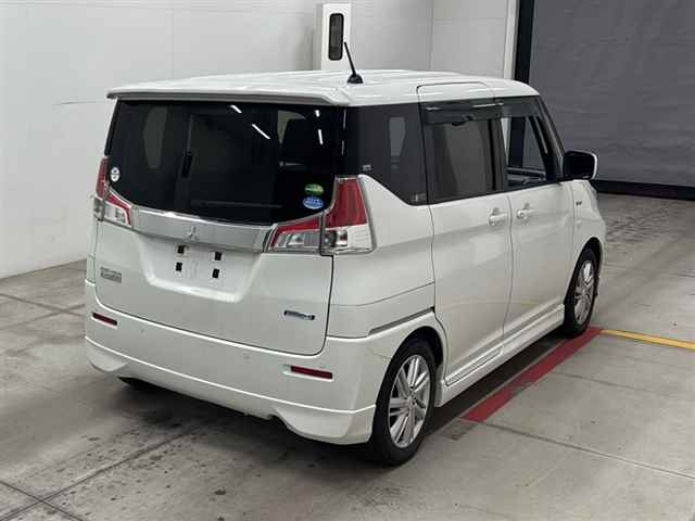 MITSUBISHI DELICA D2 2020