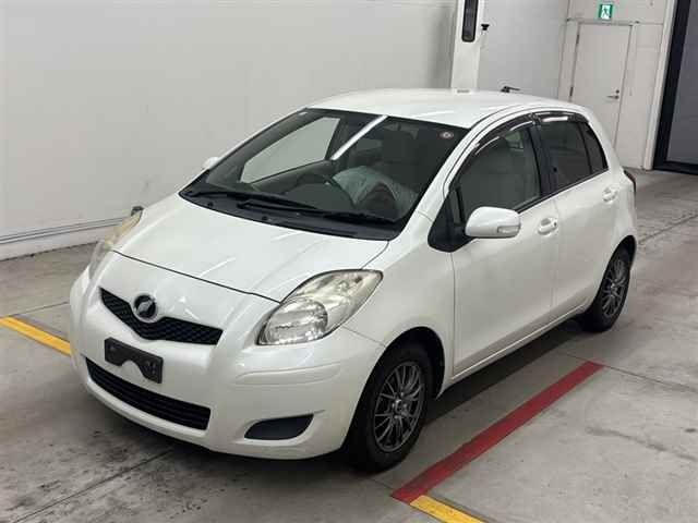 TOYOTA VITZ 2010