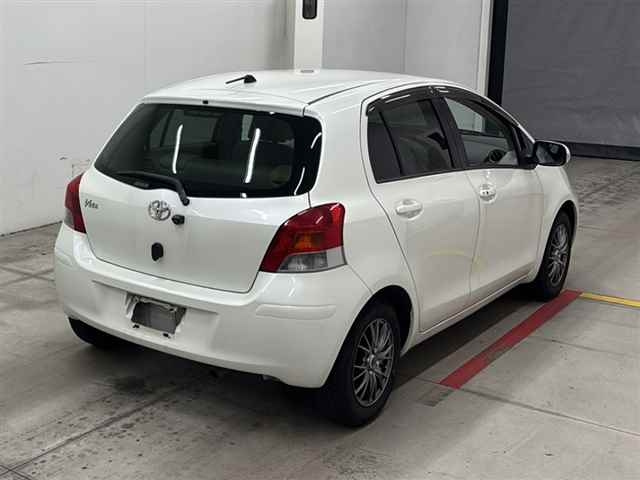 TOYOTA VITZ 2010