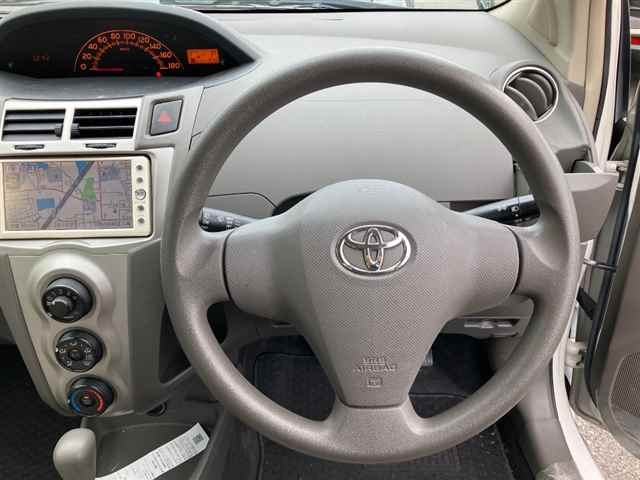 TOYOTA VITZ 2010