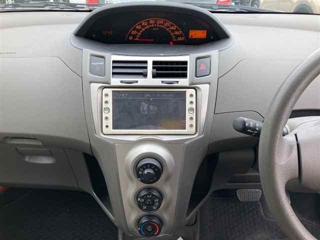 TOYOTA VITZ 2010