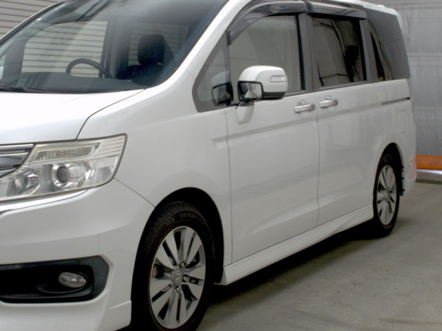 HONDA STEP WAGON 2014